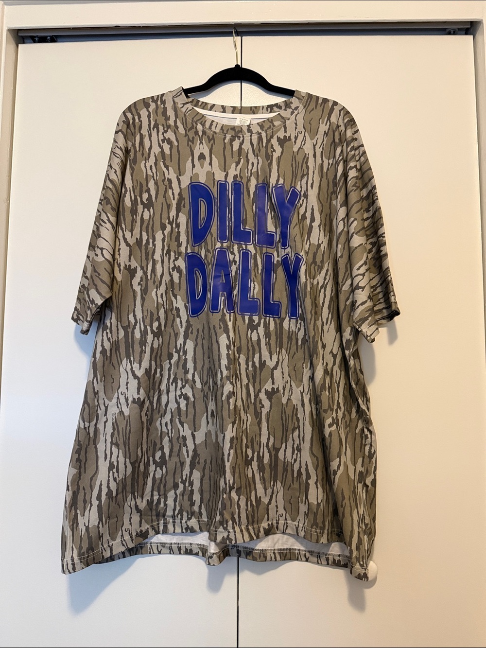 Dry fit dilly dally cam shirt